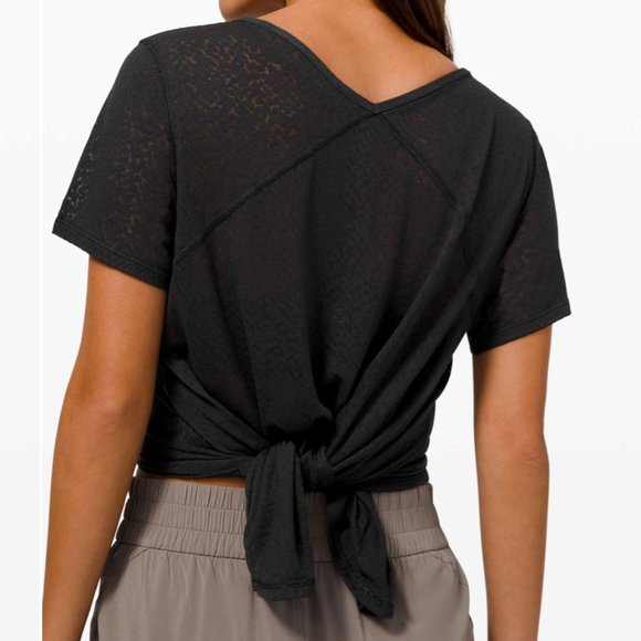 Lululemon Loop Around Tee Black - Picture 1 of 4